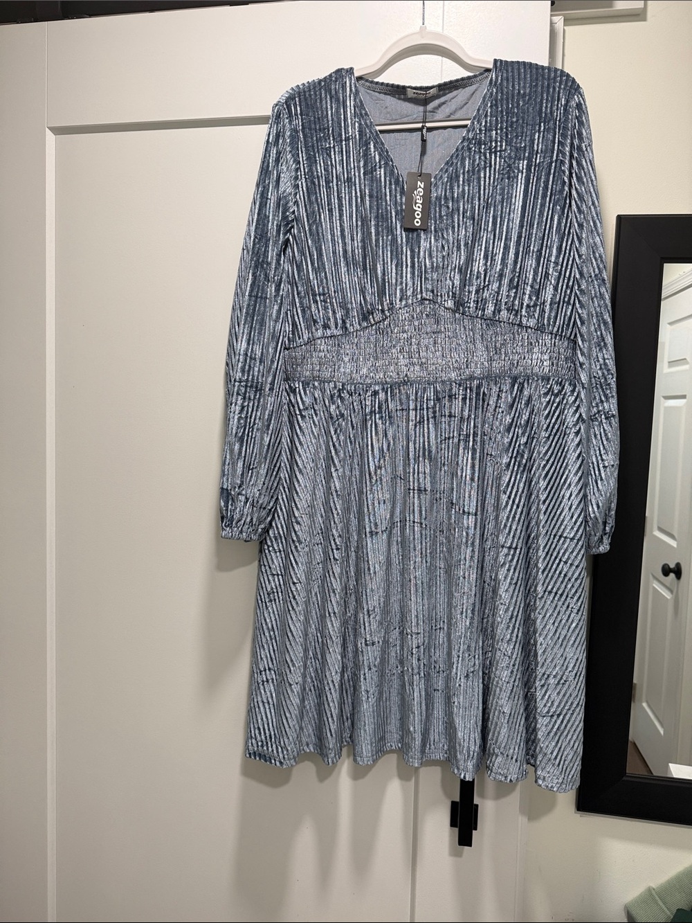 zeagoo Blue Velvet Pleated V-Neck Long Sleeve Dress